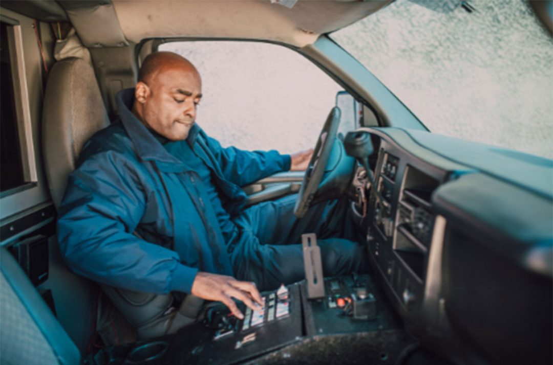 Services 27 Desert Eagle Express is hiring skilled CDL Class A drivers to join our growing fleet. Based in Chicago and Houston, we offer local and regional routes, 24/7 dispatch, and well-maintained company trucks for a smooth and professional experience.